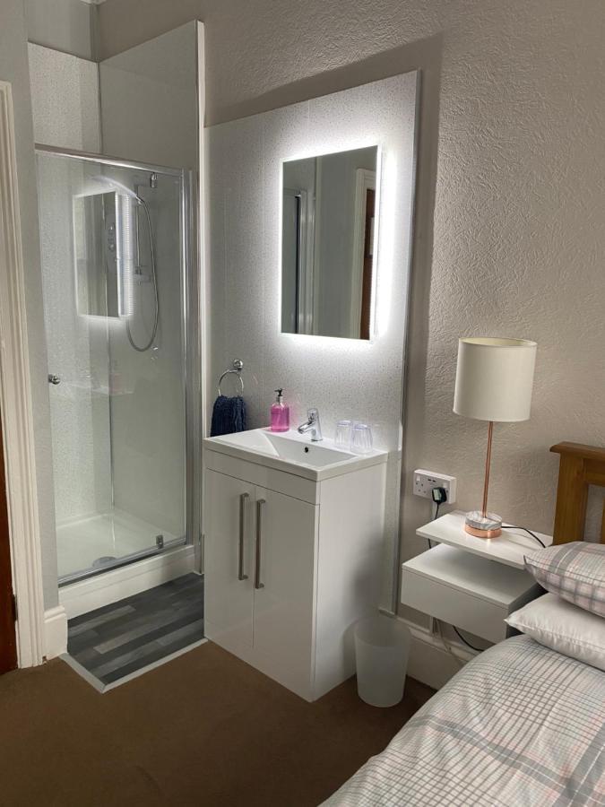 Doppelzimmer mit eigenem externen Bad