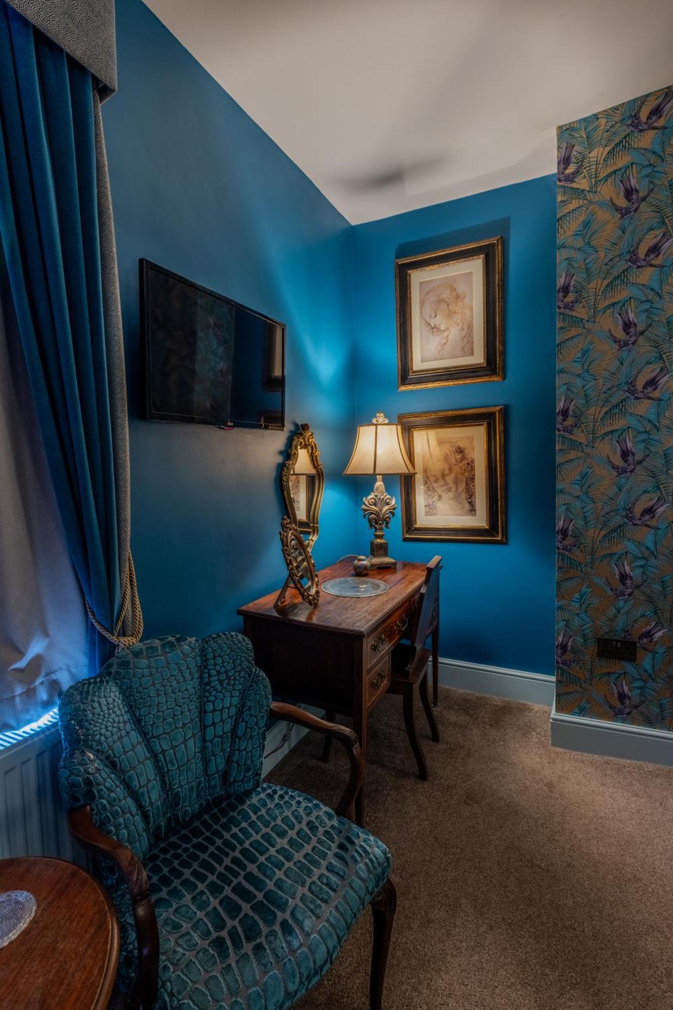 Deluxe SuperKing or Twin Room