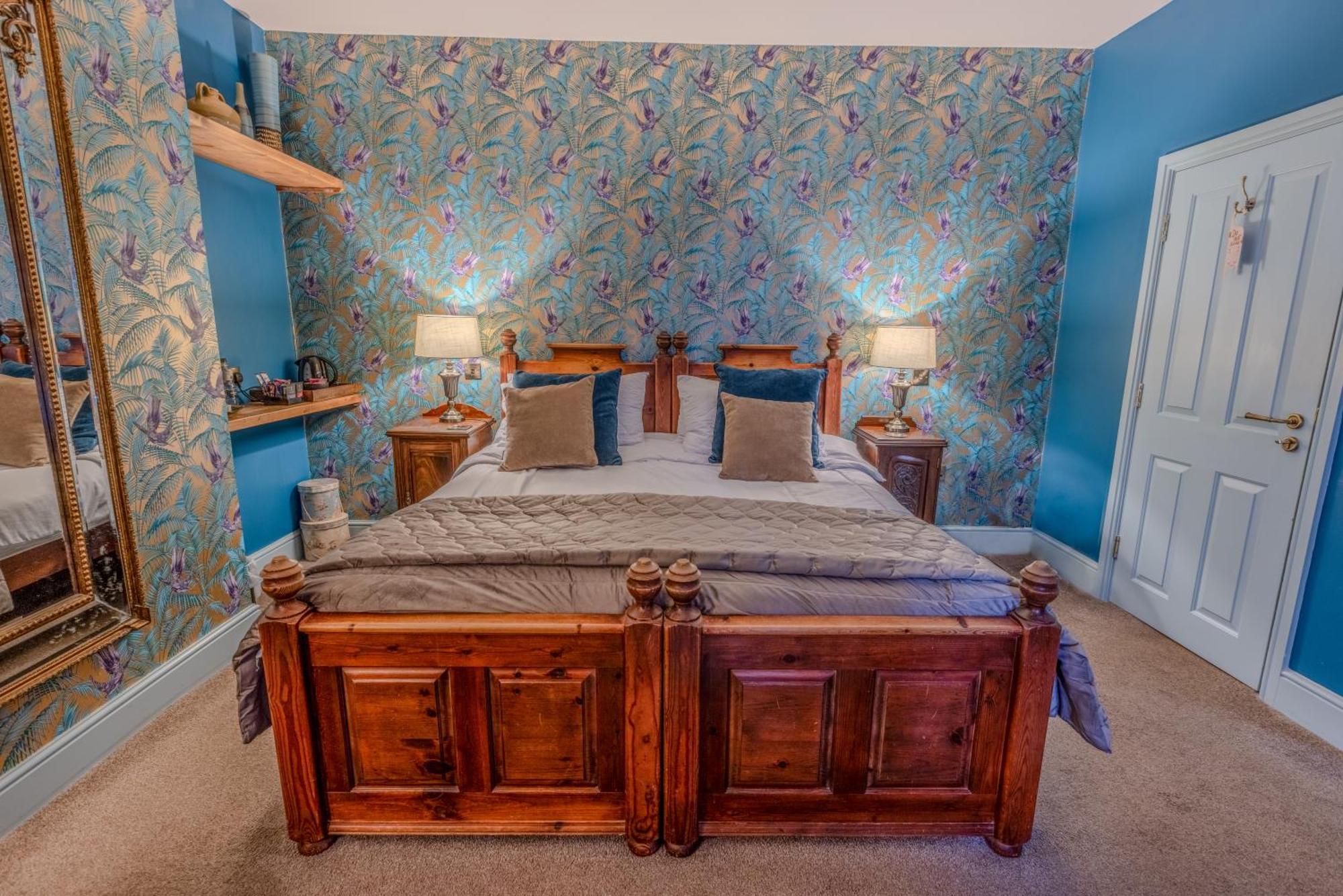 Deluxe SuperKing or Twin Room