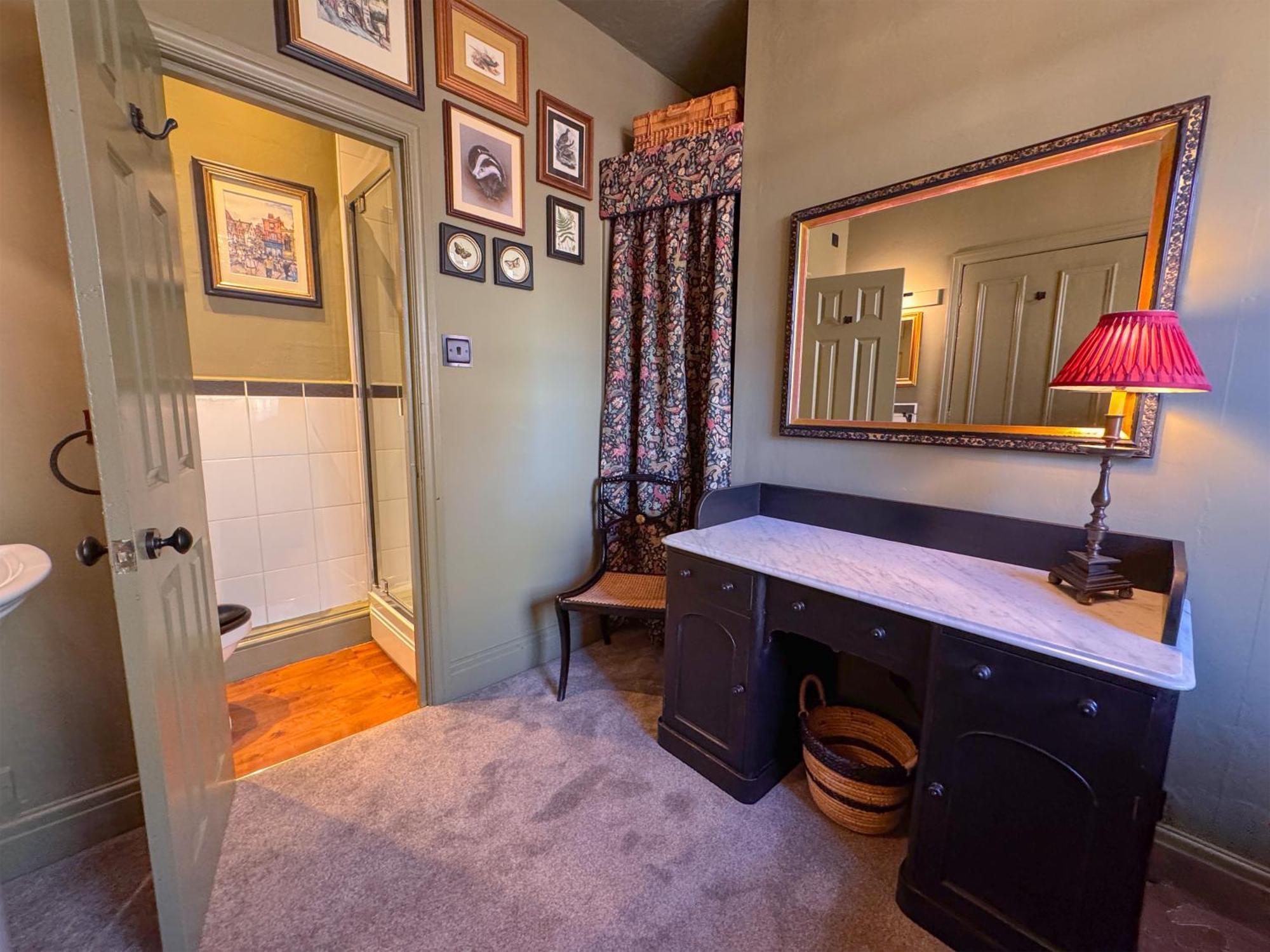 Kleine Kamer met Queensize Bed