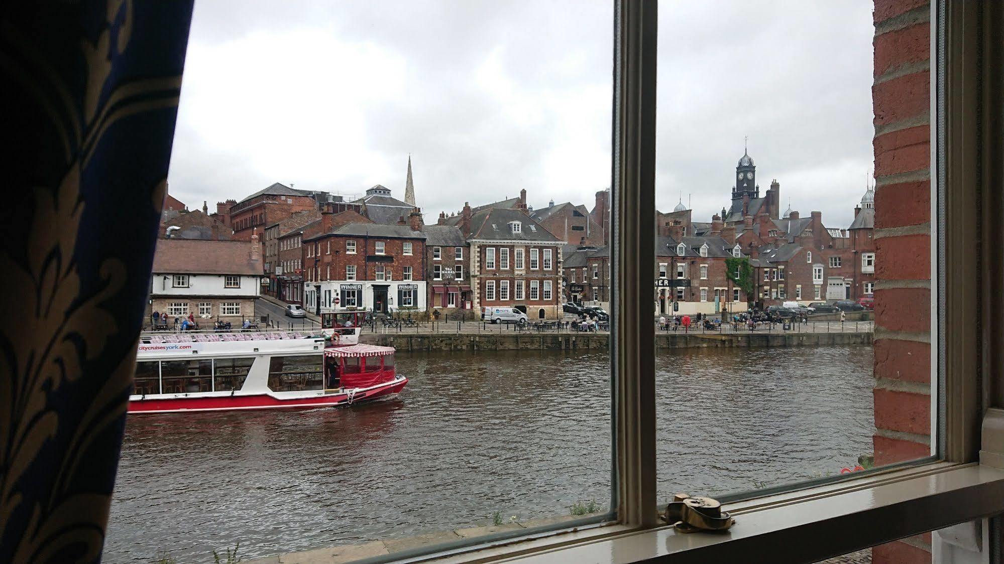 River View Family Room (Hotel)