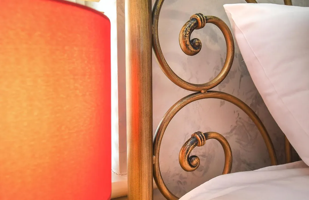 The Queens Hotel & Victoria Cloisters Apartments-1